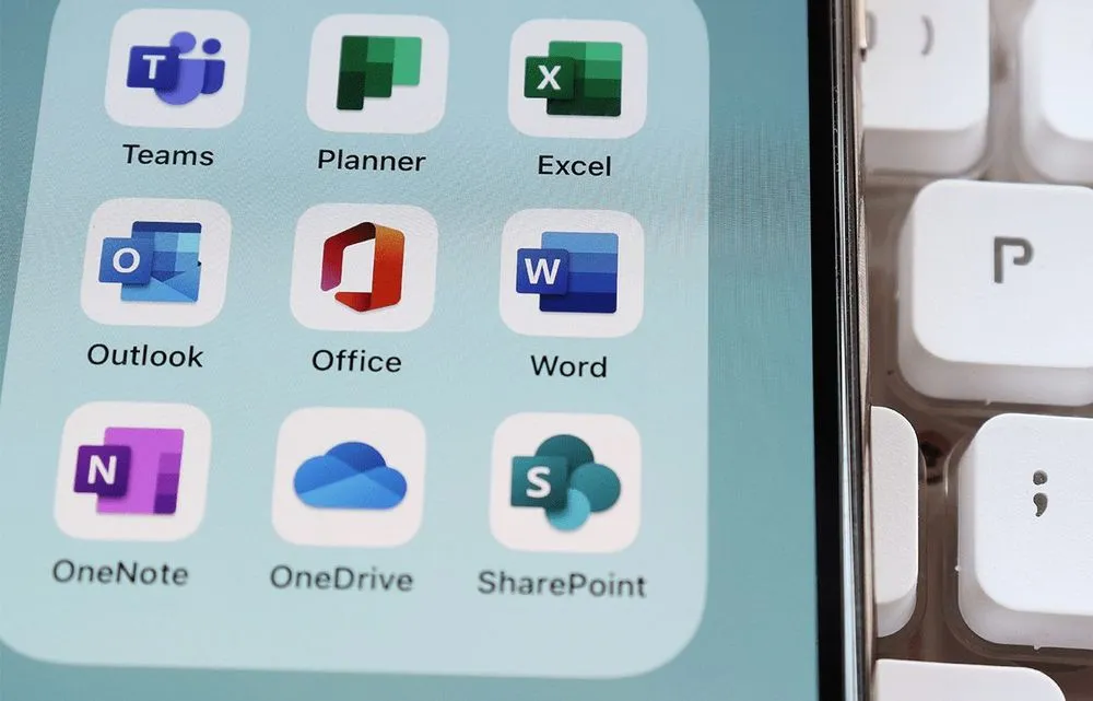 Explaining Collaboration Tools in M365 to End Users